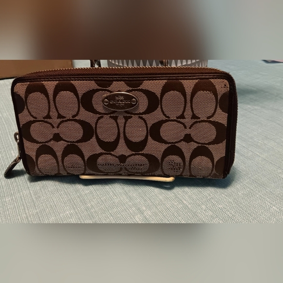COACH REHAB Zip Around Long Wallet Canvas,  Irregular Threading Wear Inside - Picture 1 of 9